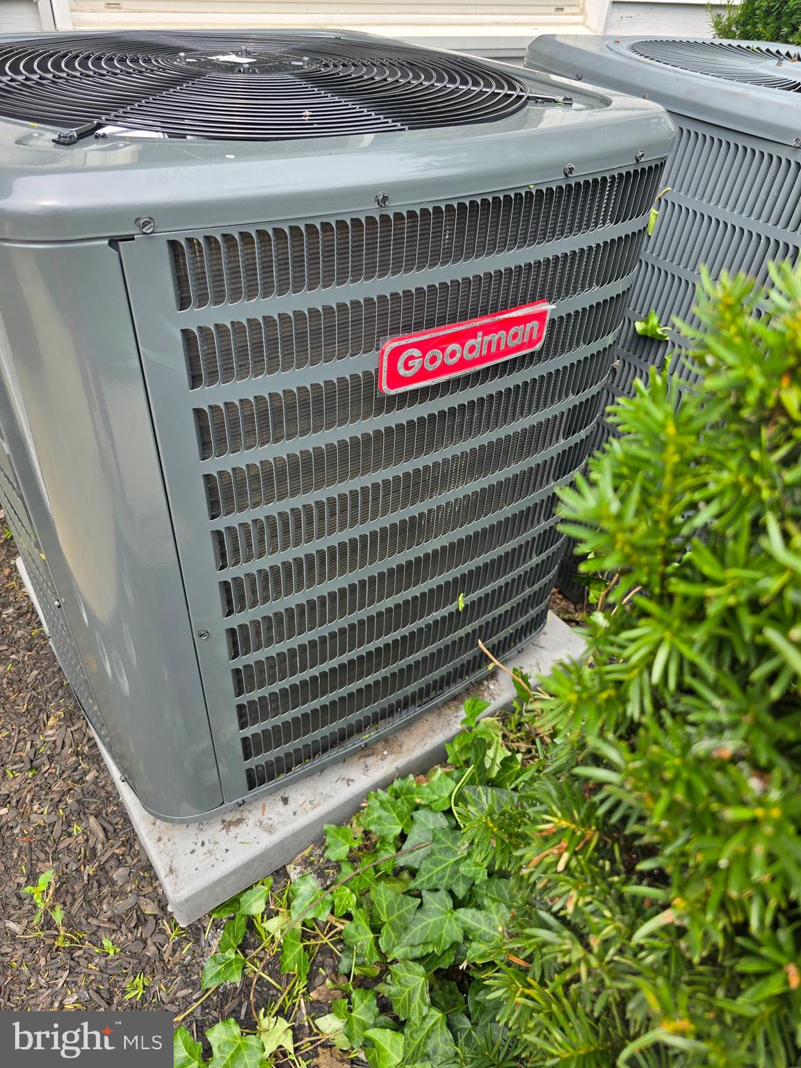 2102 CREEKSIDE DRIVE 2102