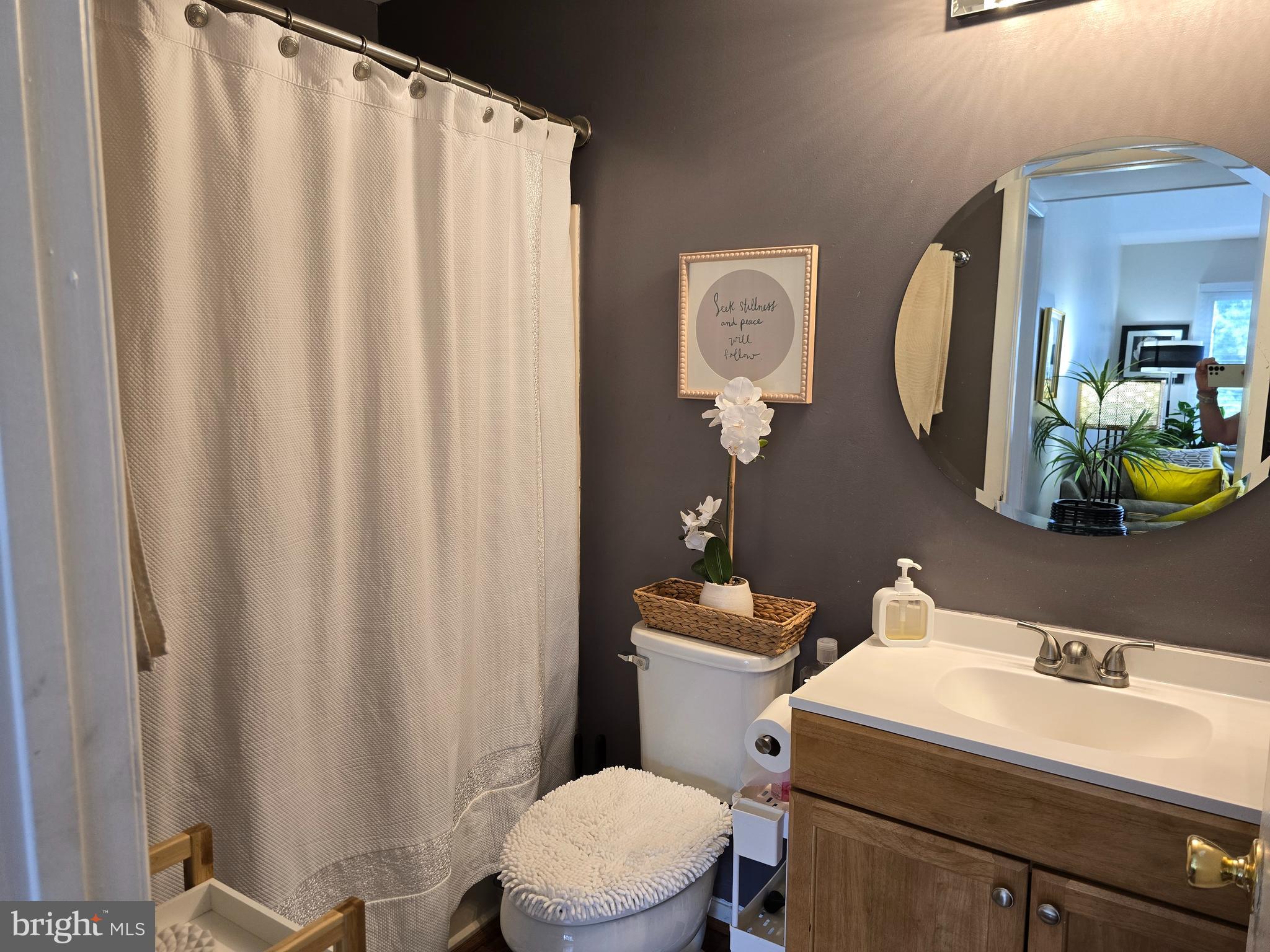 2102 CREEKSIDE DRIVE 2102