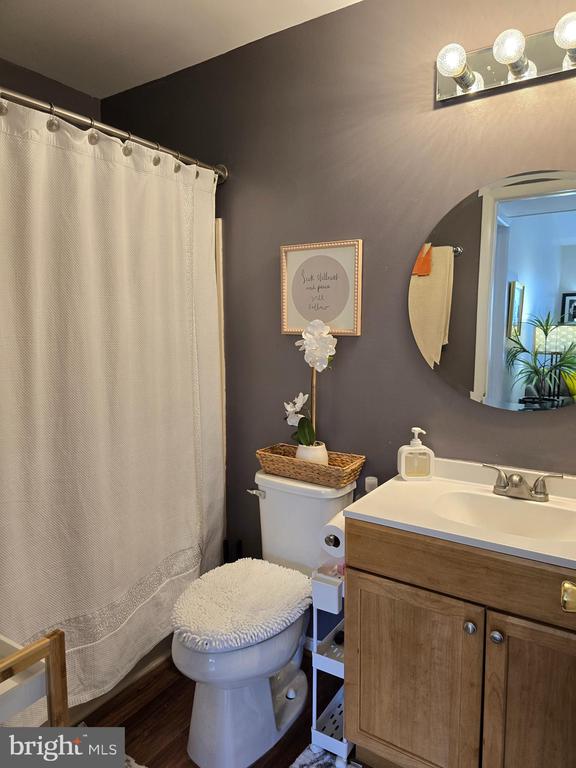 2102 CREEKSIDE DRIVE 2102
