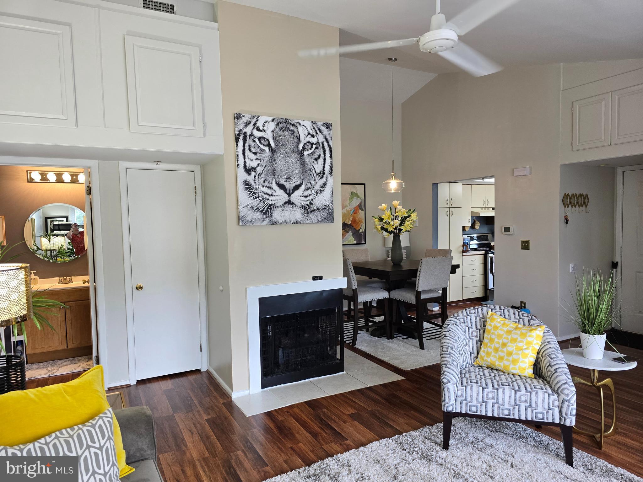 2102 CREEKSIDE DRIVE 2102