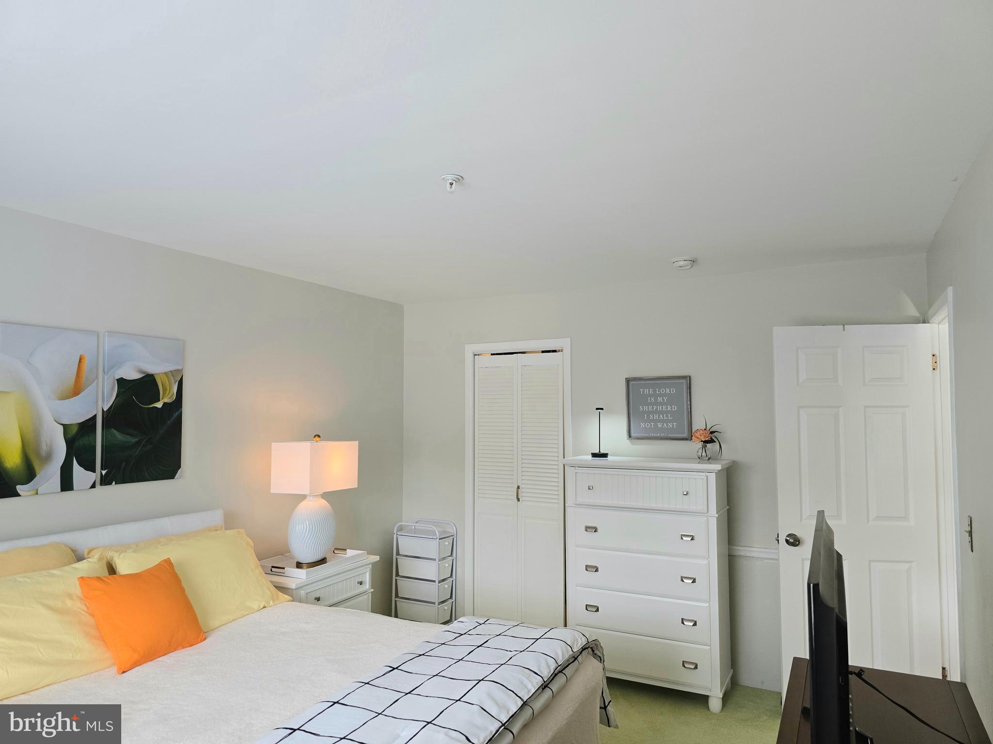 2102 CREEKSIDE DRIVE 2102