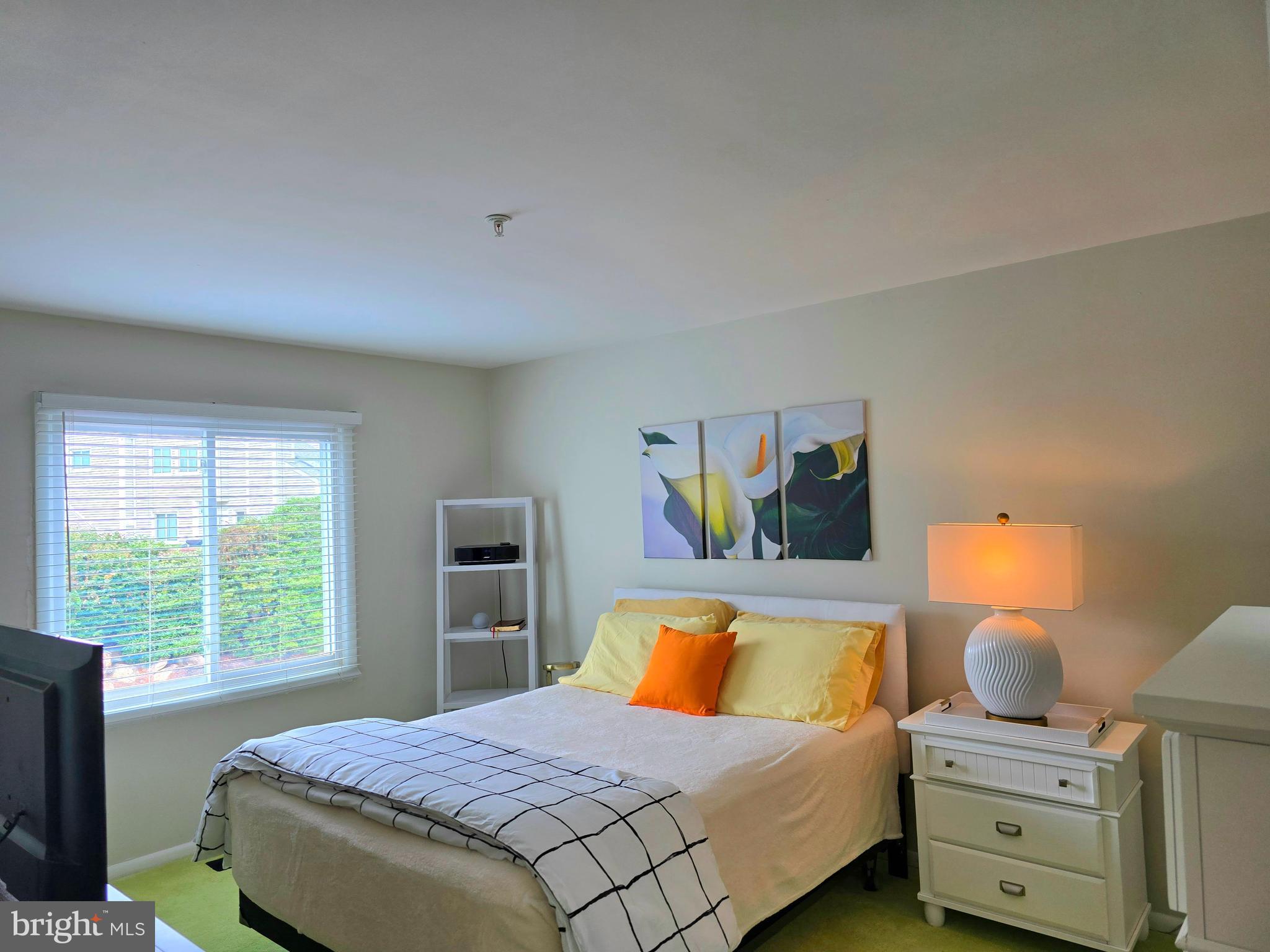 2102 CREEKSIDE DRIVE 2102