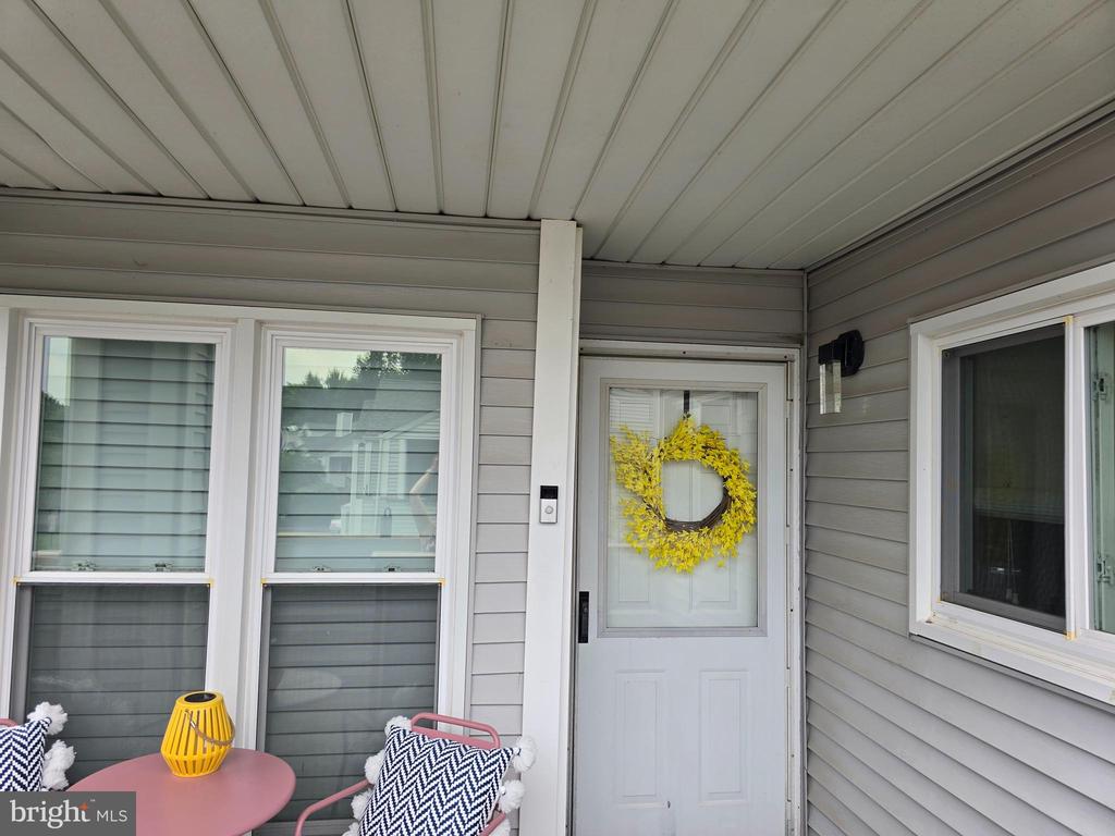 2102 CREEKSIDE DRIVE 2102
