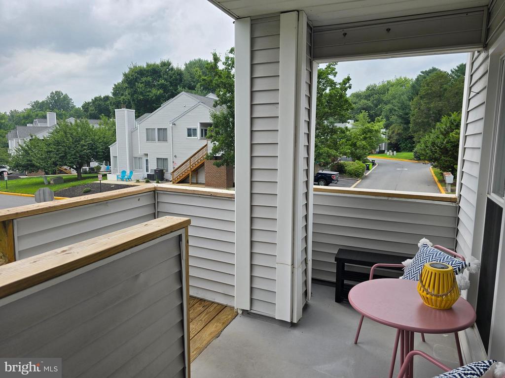 2102 CREEKSIDE DRIVE 2102