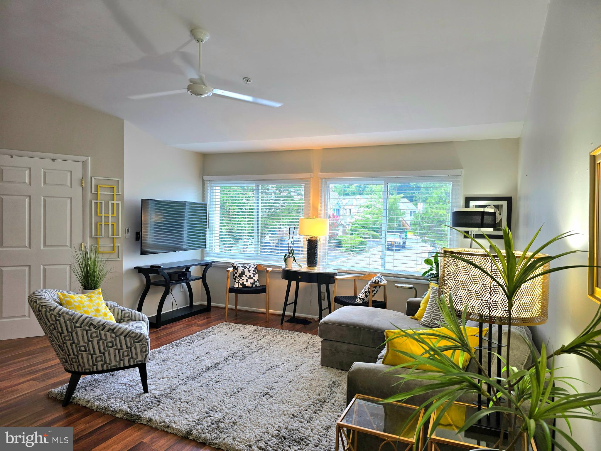 2102 CREEKSIDE DRIVE 2102