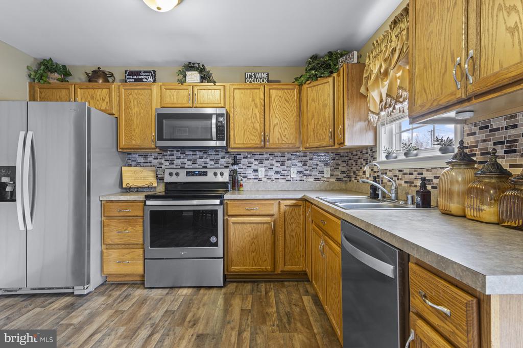 303 W 9TH STREET