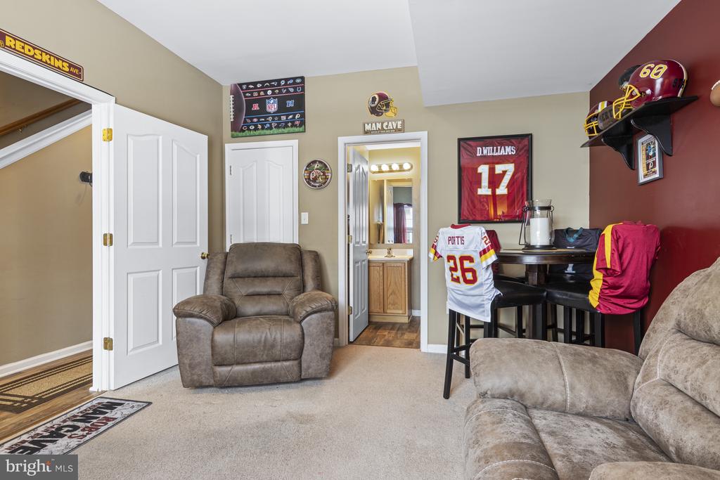 303 W 9TH STREET