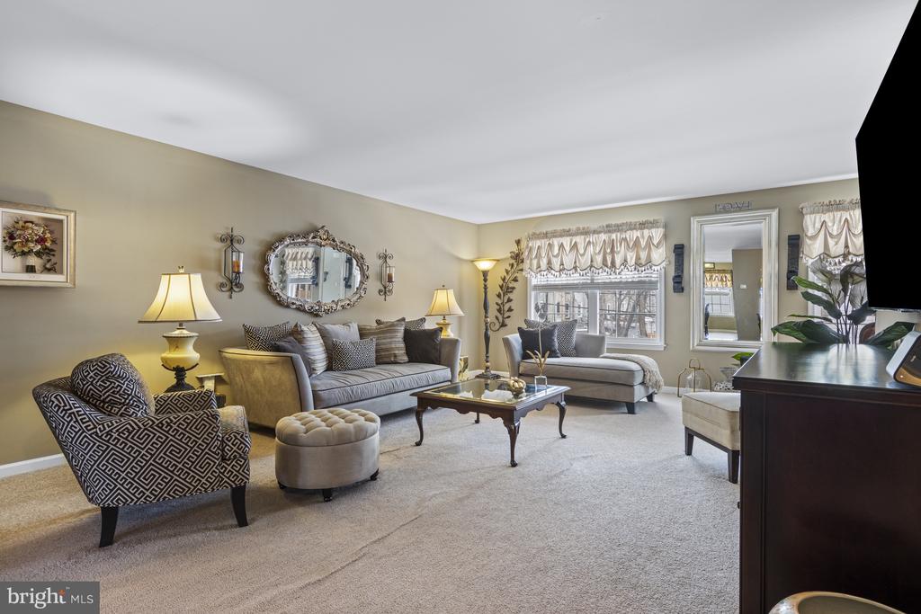 303 W 9TH STREET