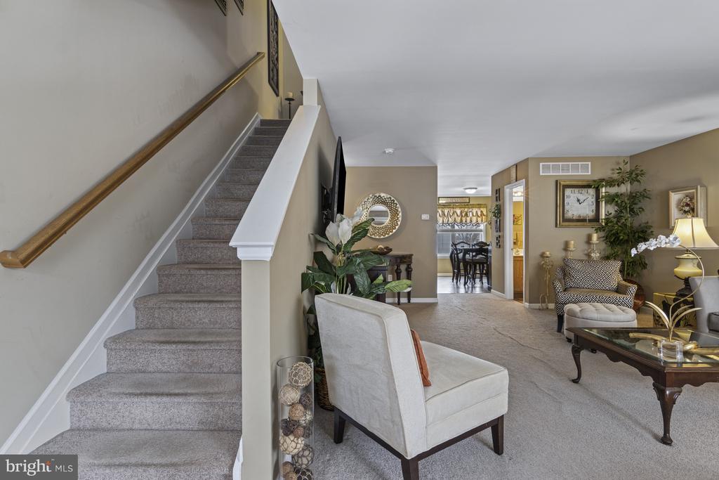 303 W 9TH STREET