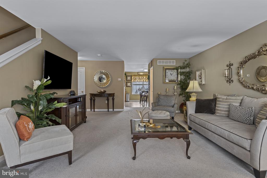 303 W 9TH STREET