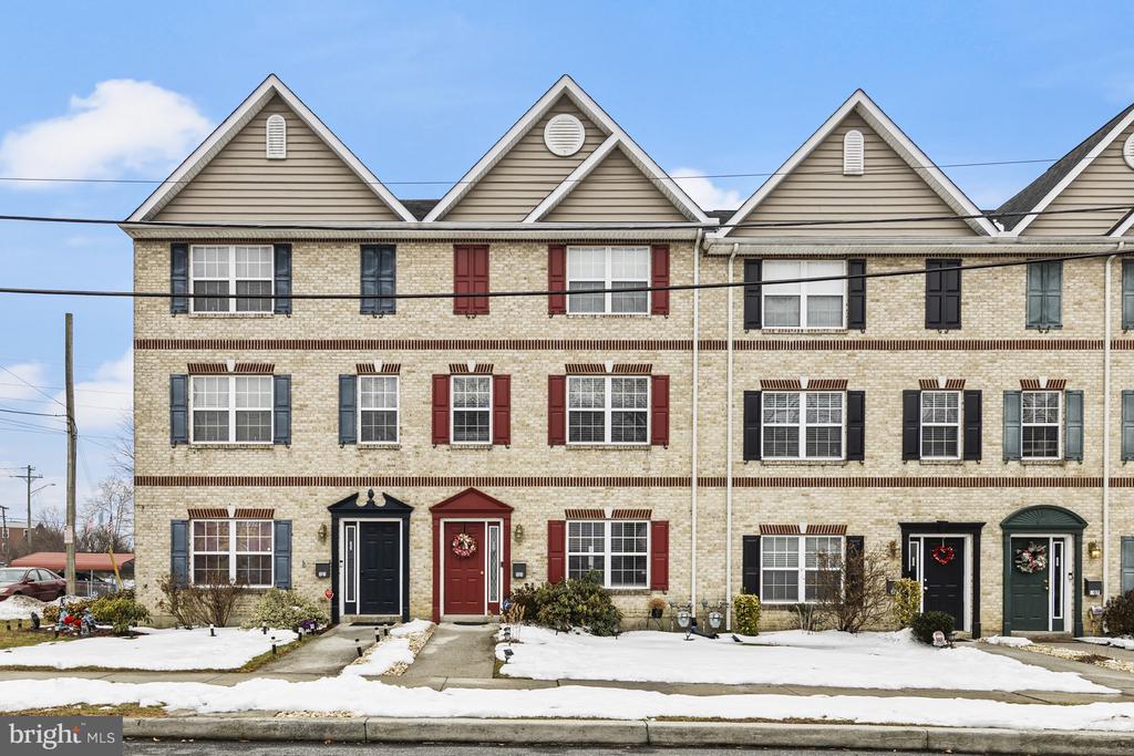 303 W 9TH STREET