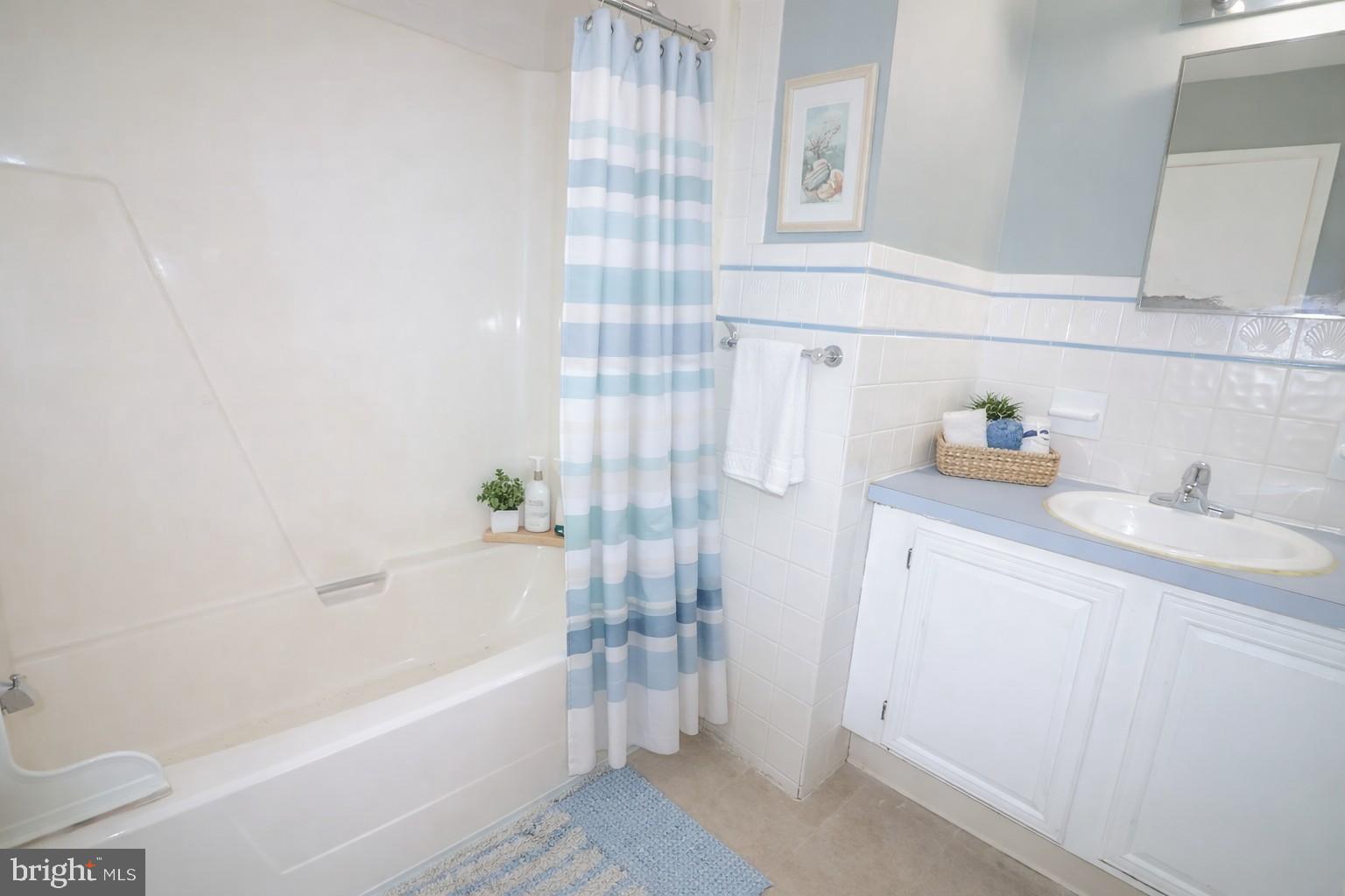 11 DELFT COURT
