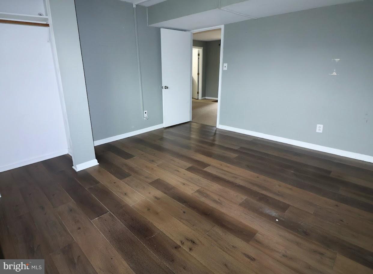 11 DELFT COURT