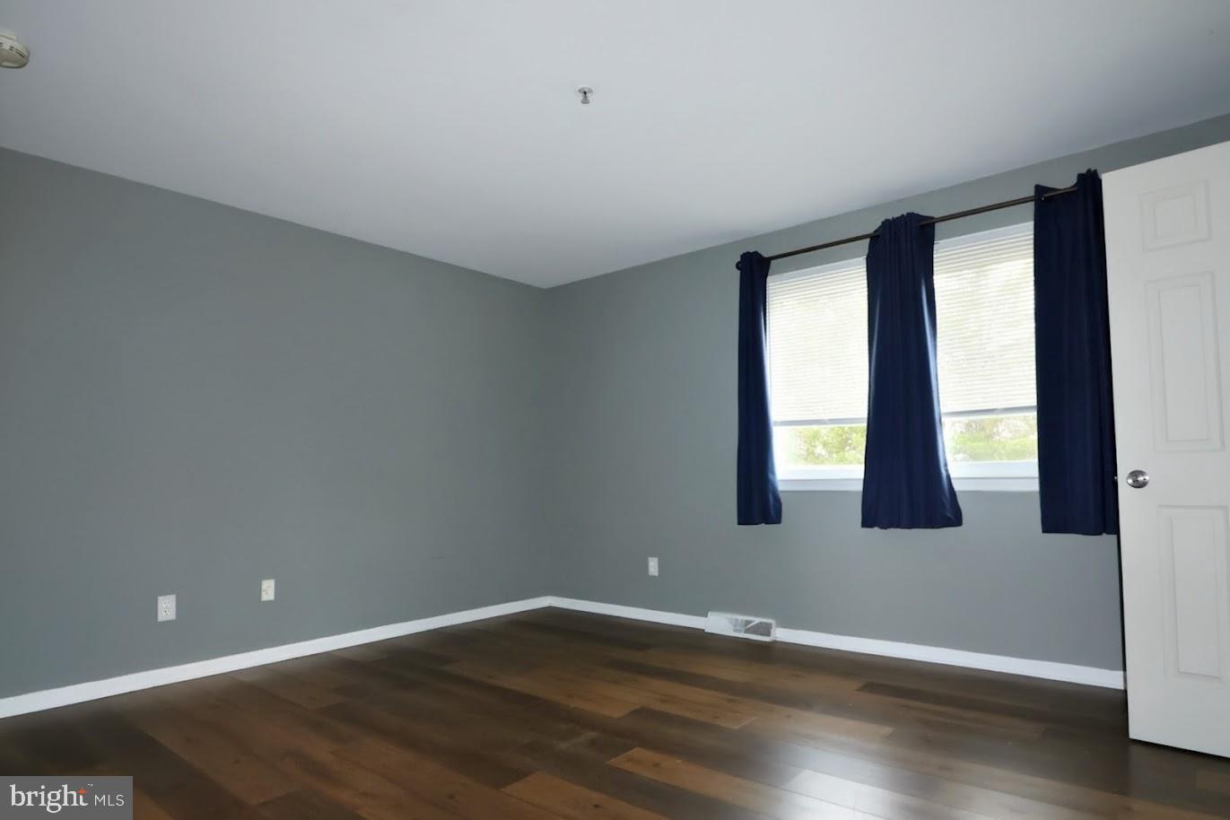 11 DELFT COURT