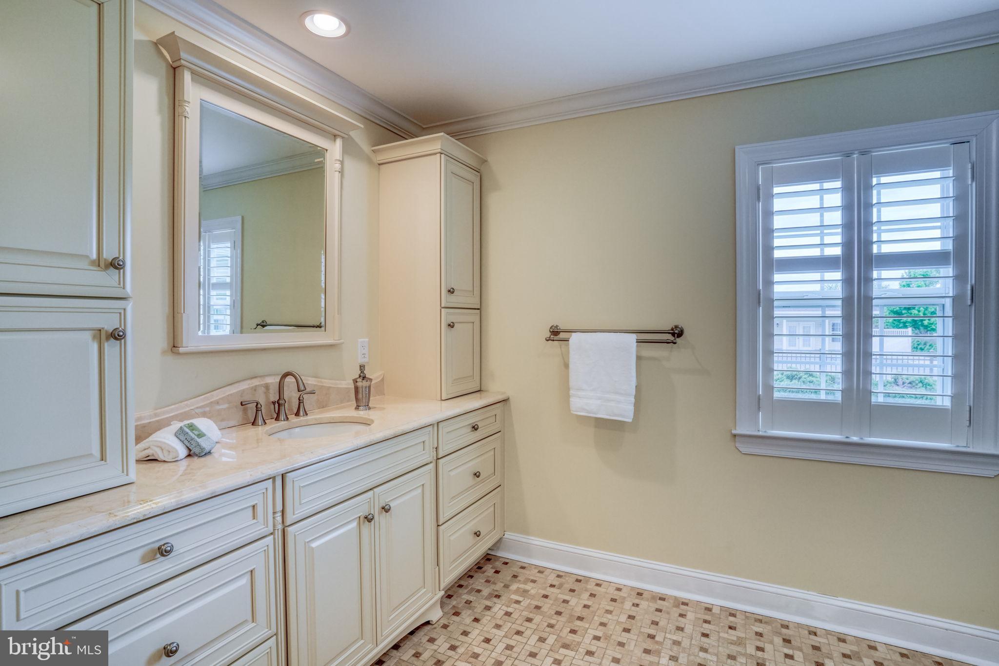 502 STARBOARD LANE