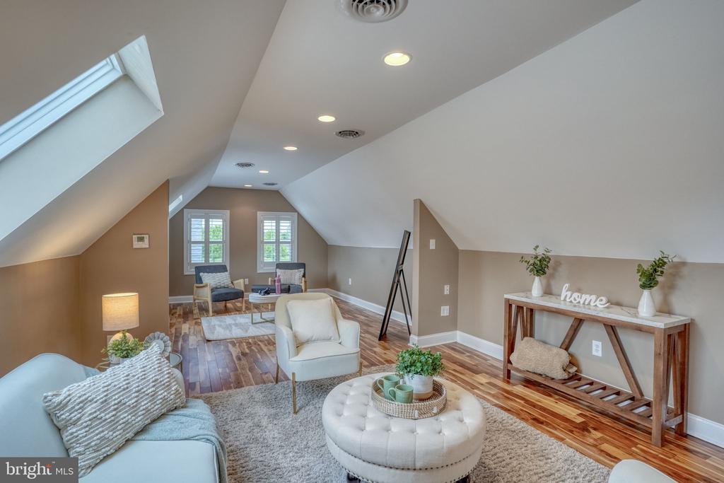 502 STARBOARD LANE