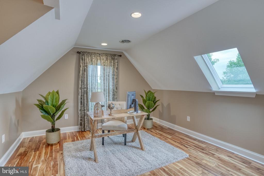 502 STARBOARD LANE