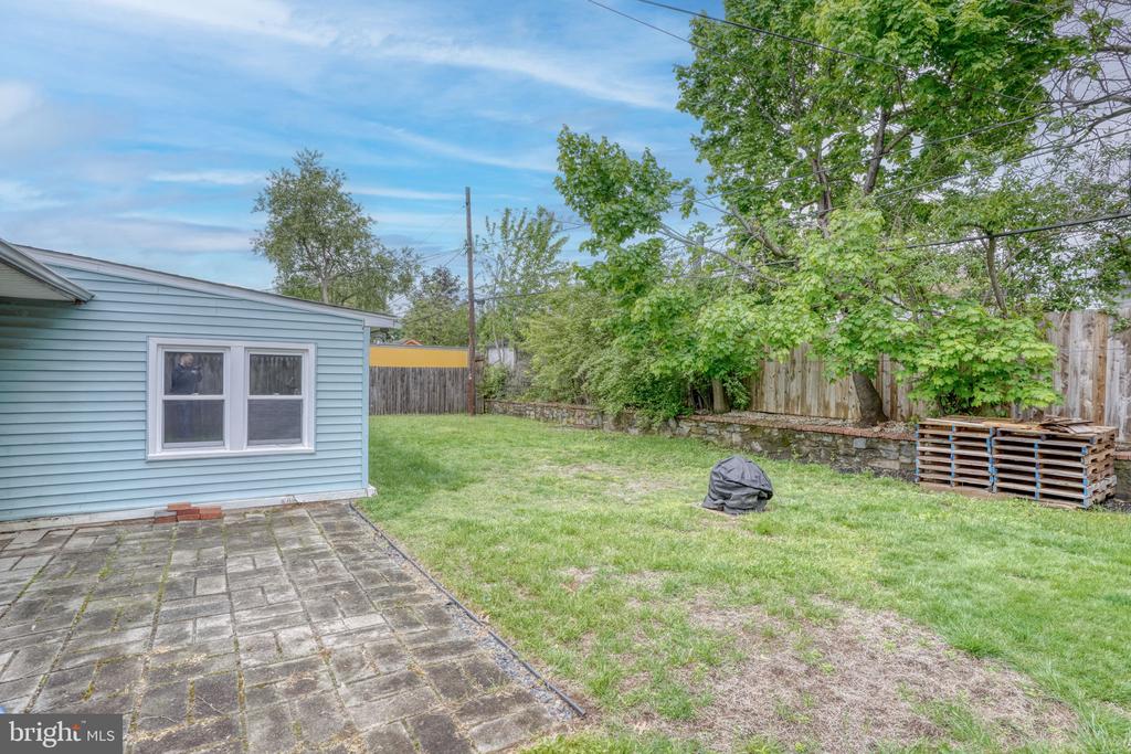 62 MONTROSE DRIVE