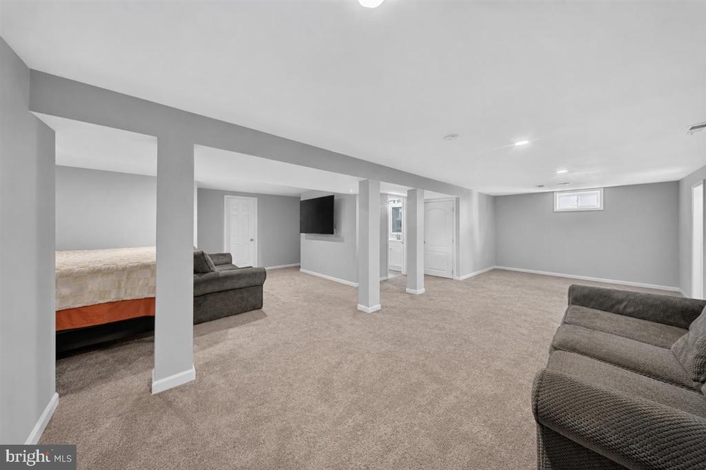 13 CAXTON DRIVE