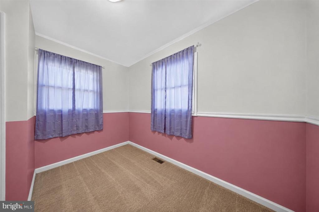 13 CAXTON DRIVE
