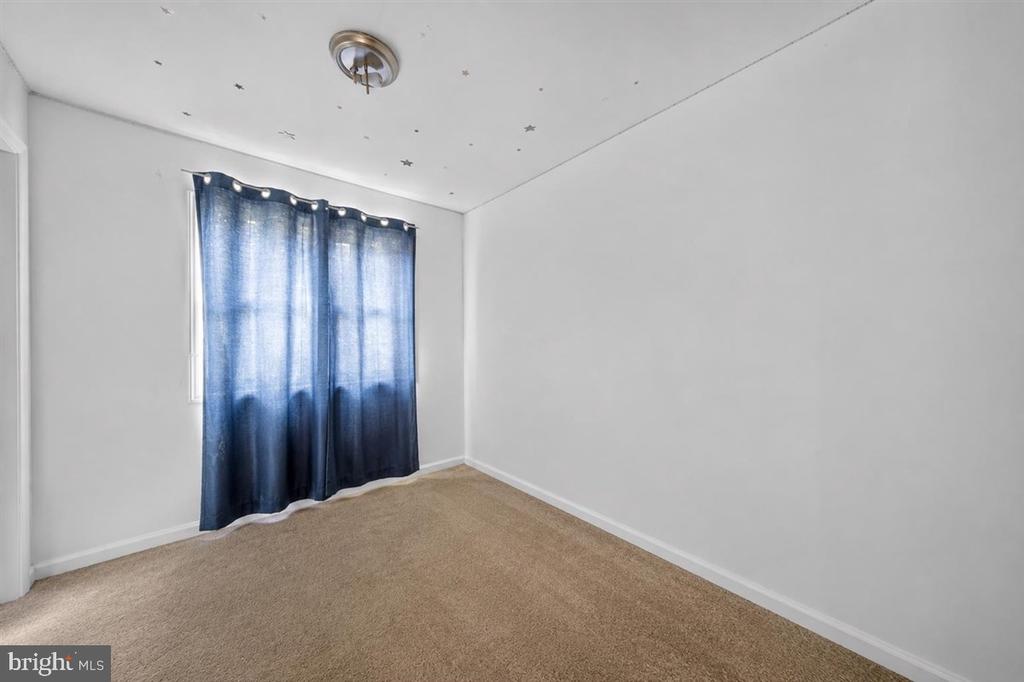 13 CAXTON DRIVE