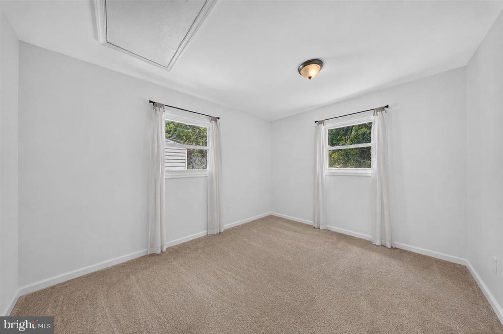 13 CAXTON DRIVE