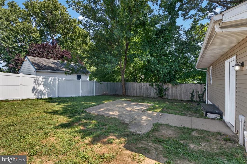 13 CAXTON DRIVE