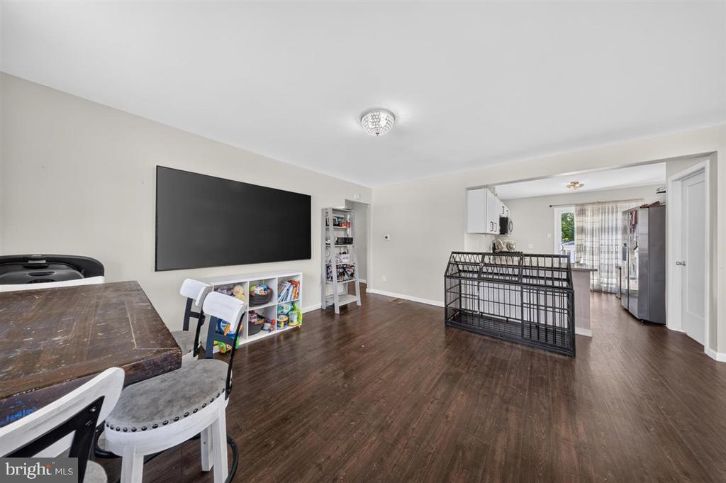 13 CAXTON DRIVE