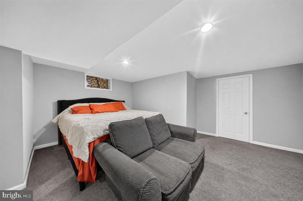 13 CAXTON DRIVE