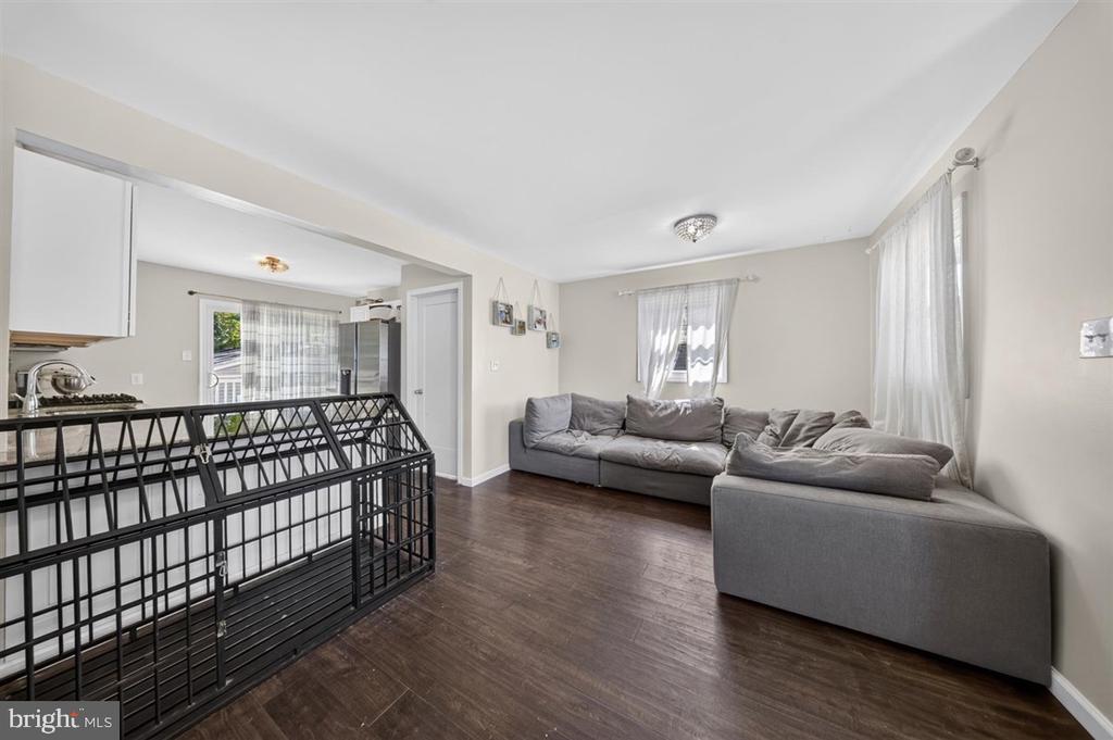13 CAXTON DRIVE