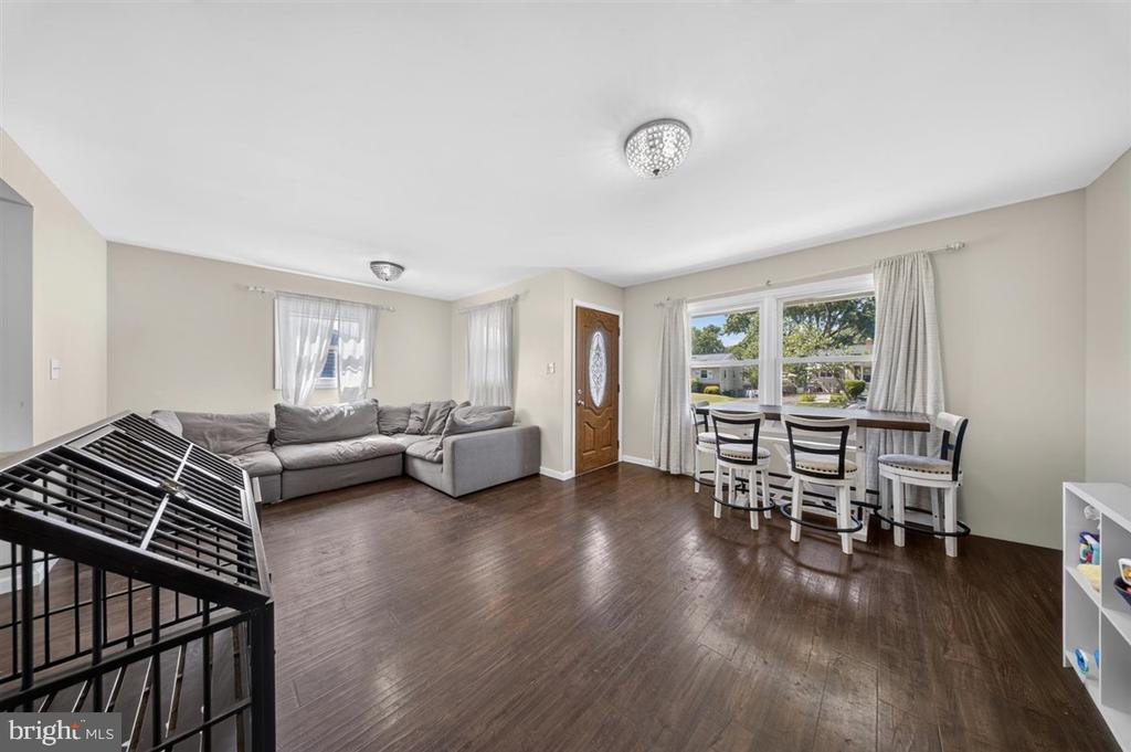 13 CAXTON DRIVE