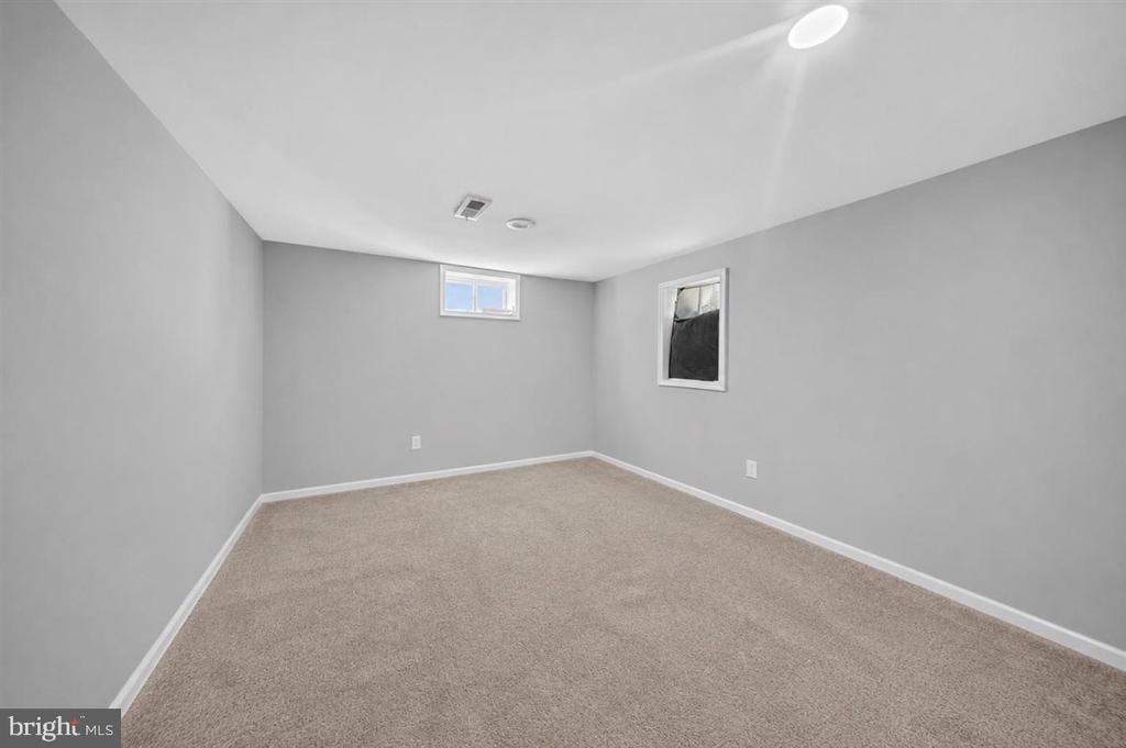13 CAXTON DRIVE