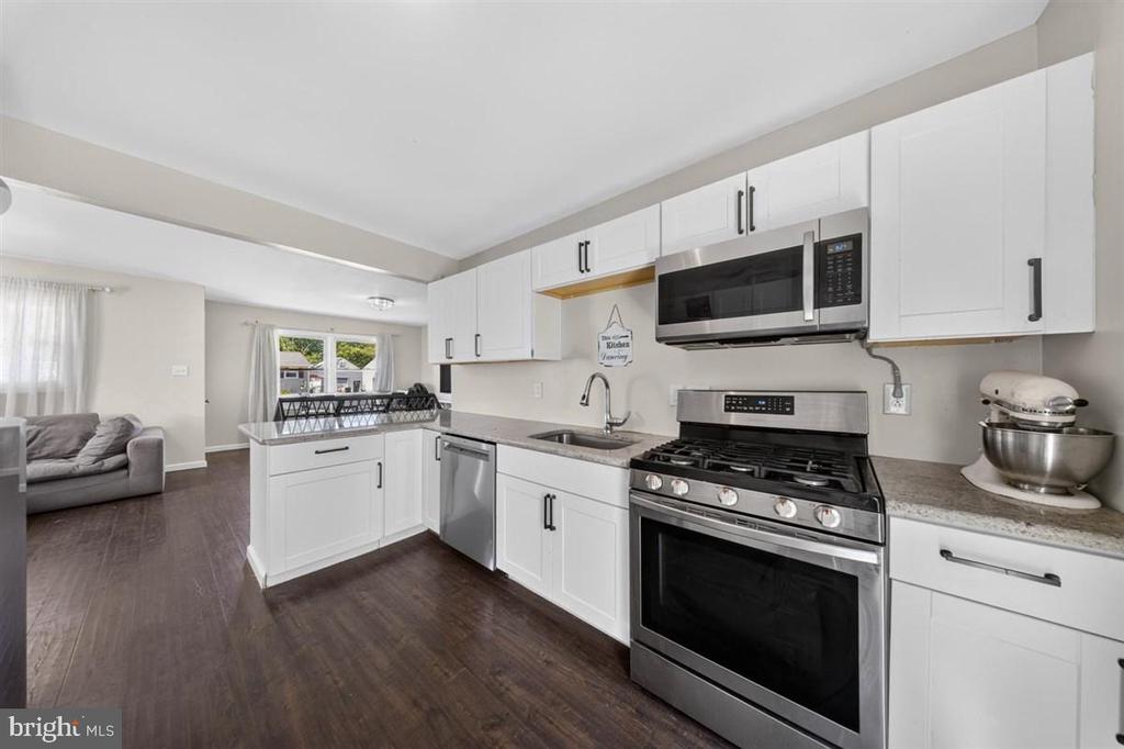 13 CAXTON DRIVE