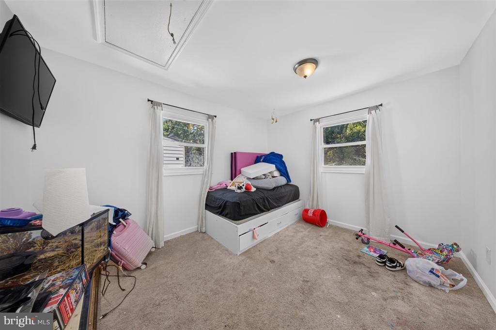 13 CAXTON DRIVE