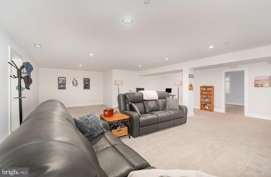 47 CHASE CIRCLE