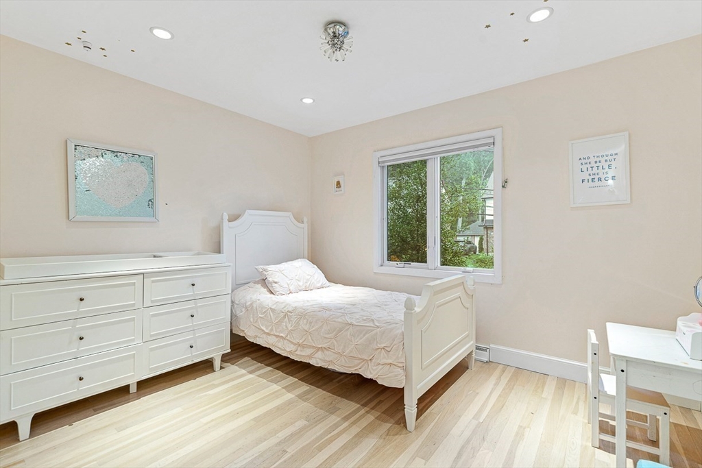 44 Rowena Rd