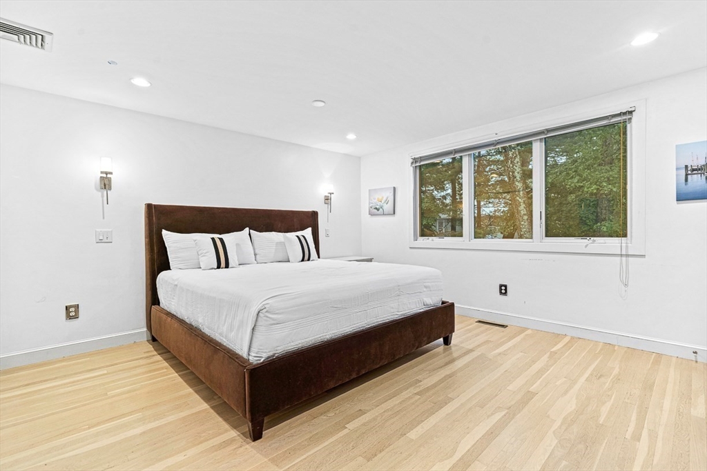44 Rowena Rd