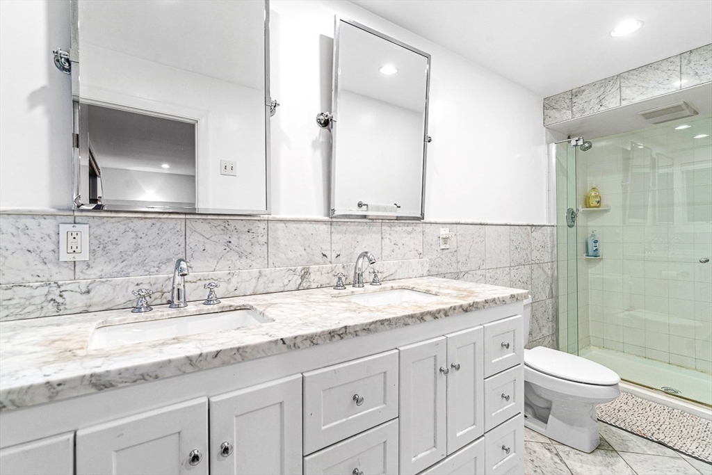 44 Rowena Rd