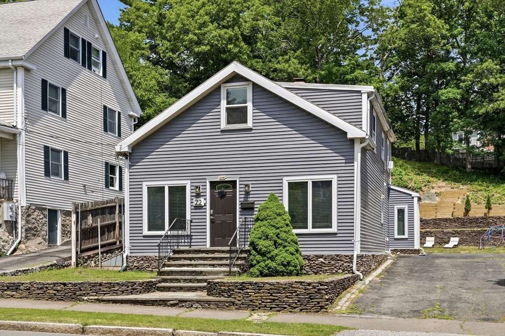 22 Cedar St