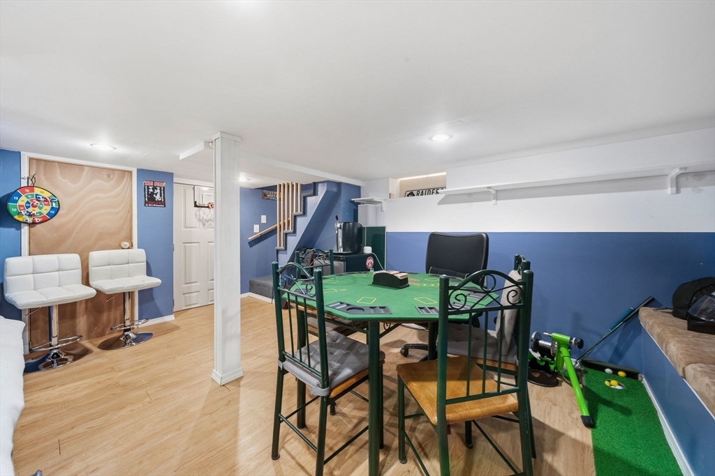 22 Cedar St