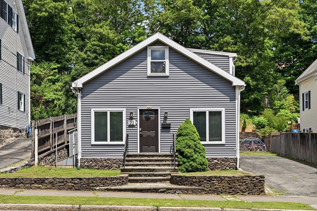 22 Cedar St