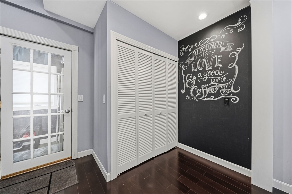 22 Cedar St