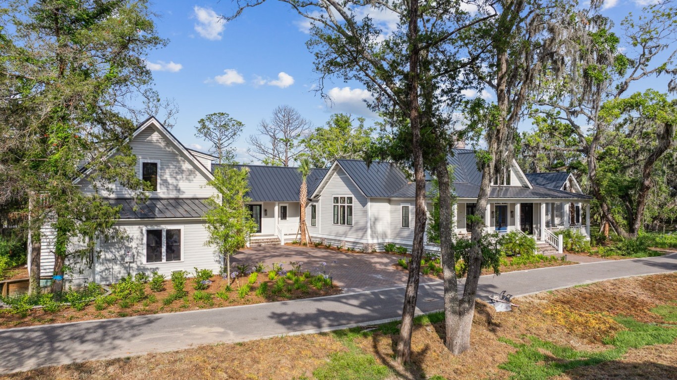 152 CRANE ISLAND DRIVE