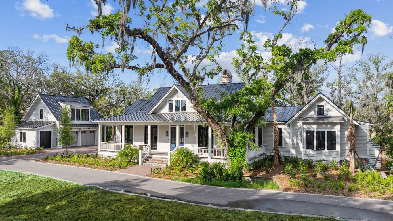 152 CRANE ISLAND DRIVE
