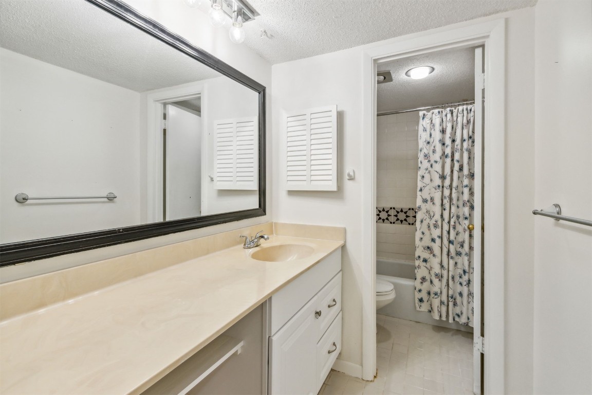 2700 MIZELL AVENUE 501A