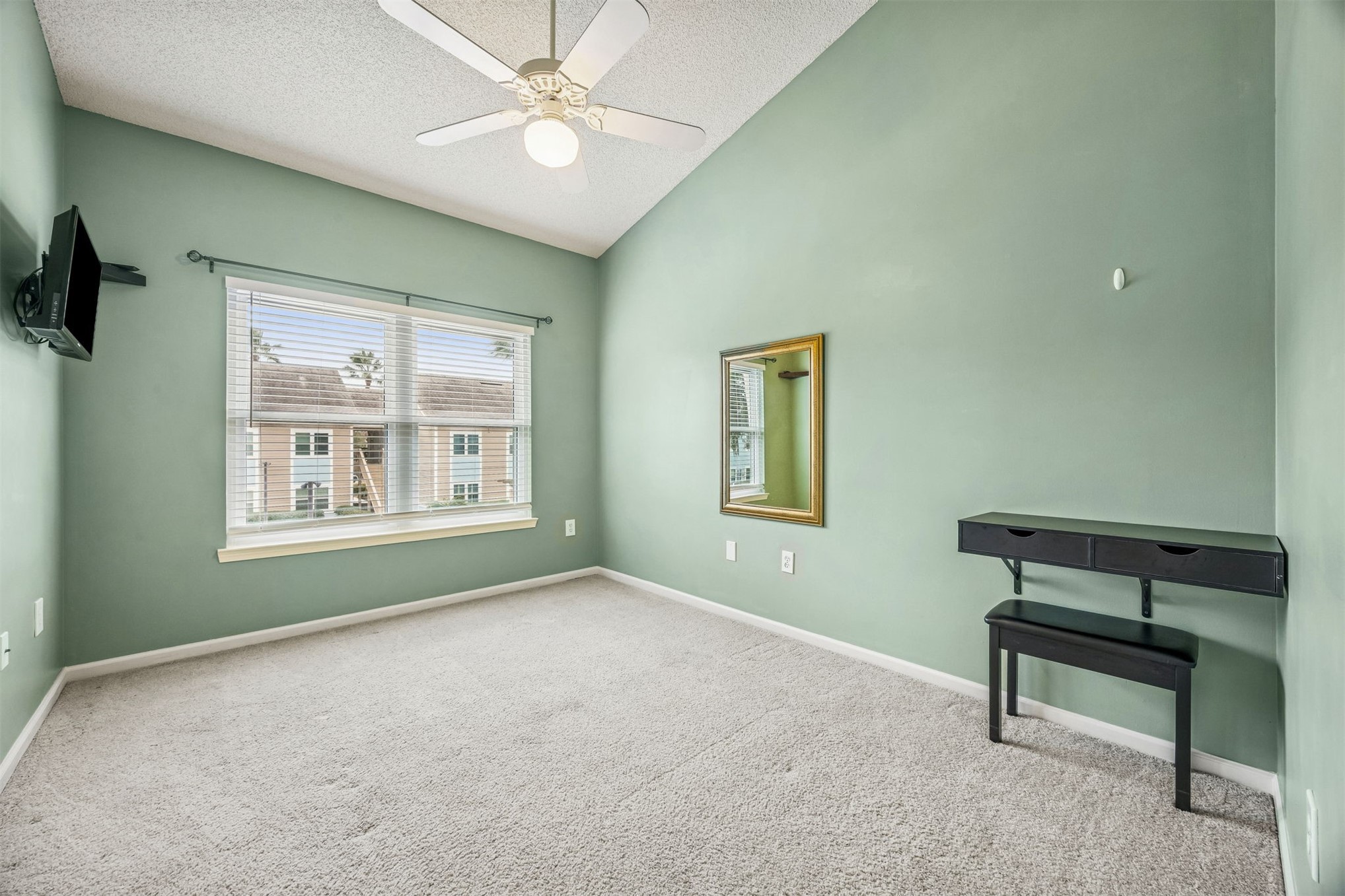 1601 NECTARINE STREET G8