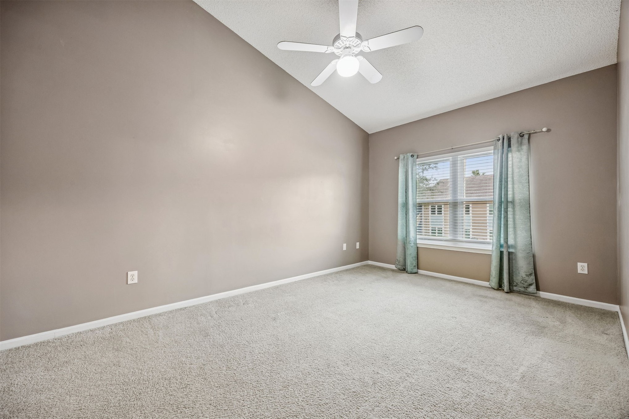 1601 NECTARINE STREET G8