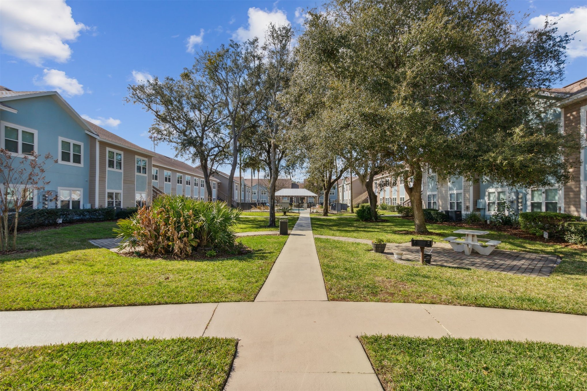 1601 NECTARINE STREET G8