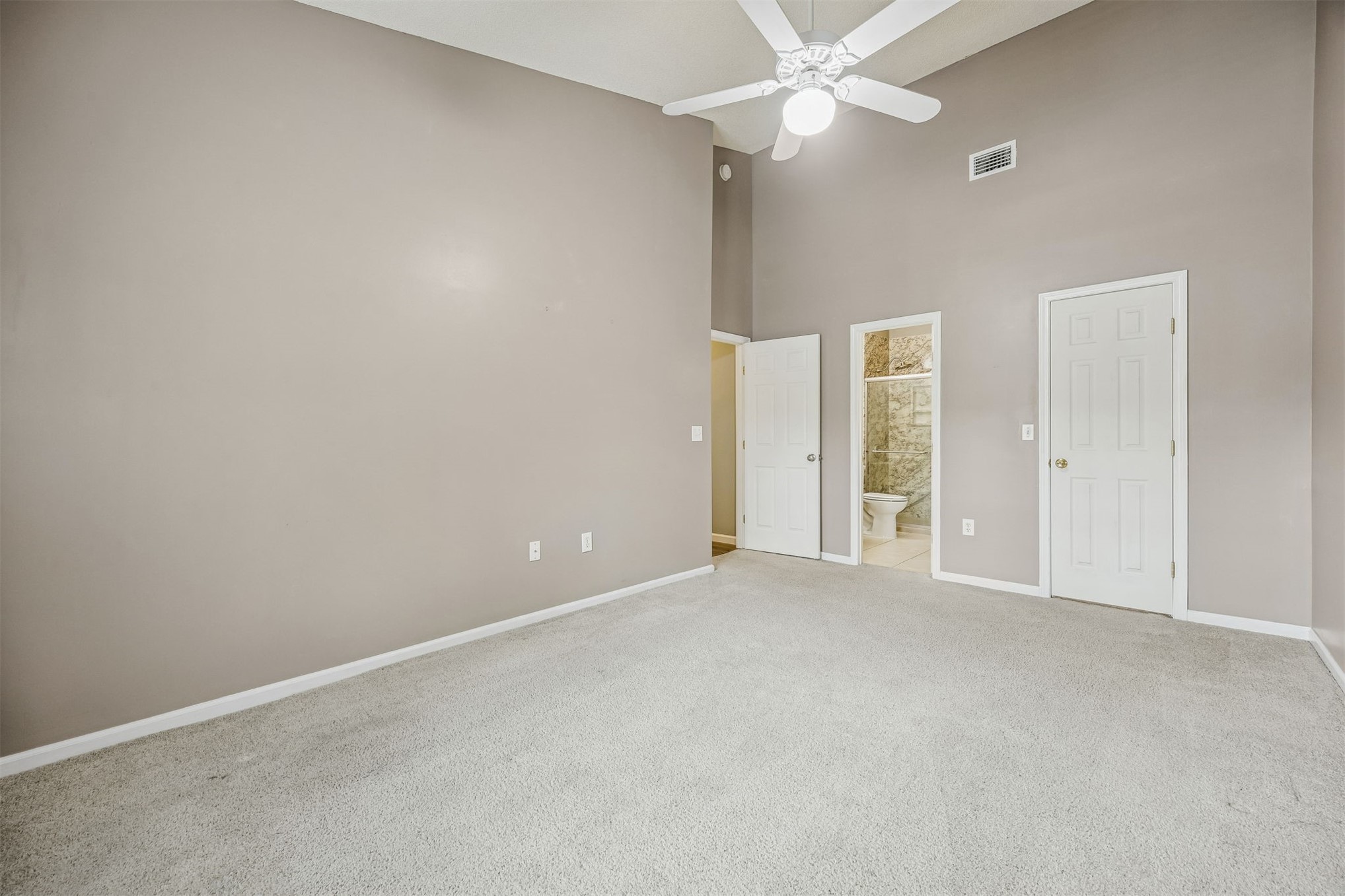 1601 NECTARINE STREET G8