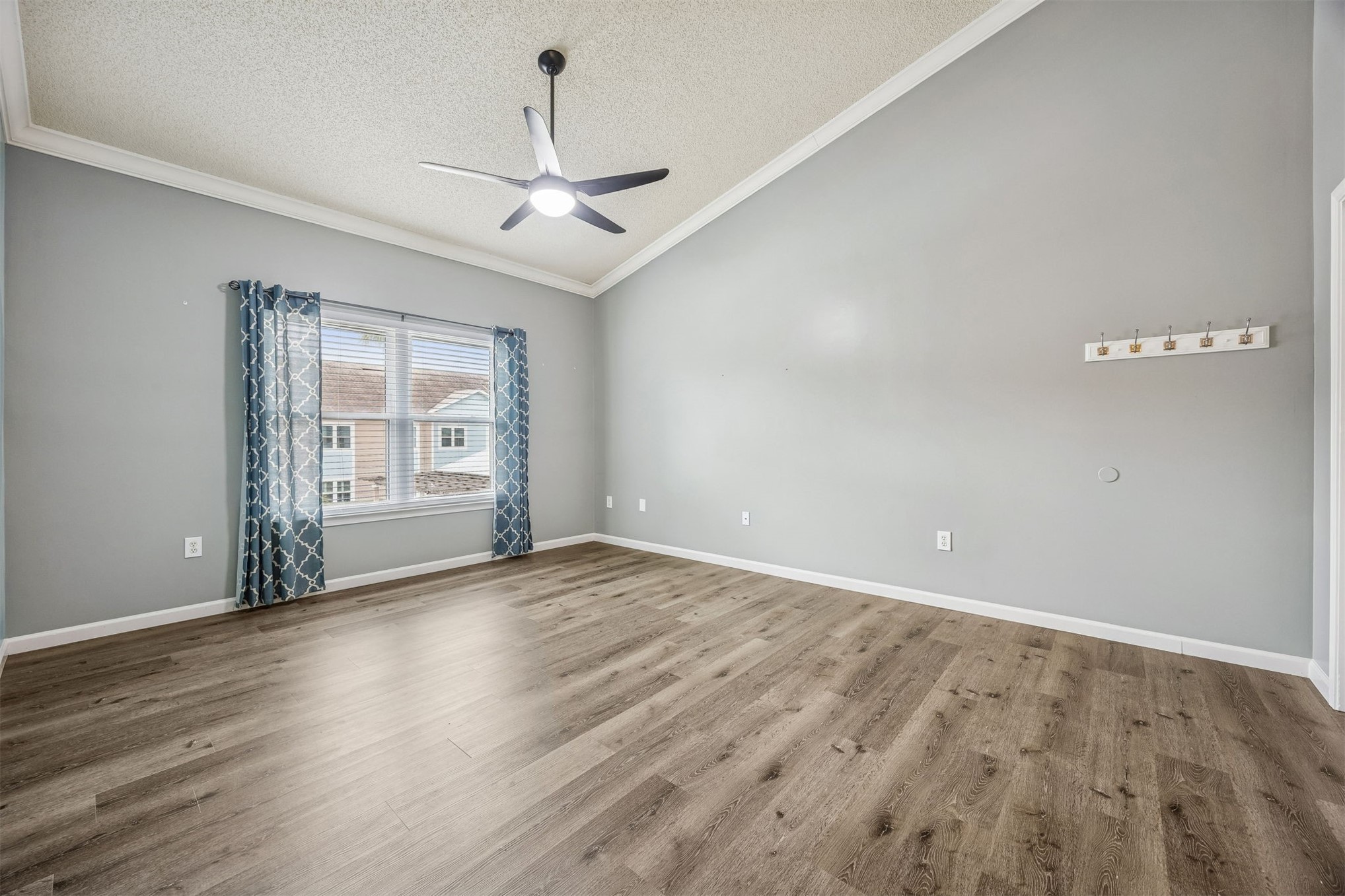 1601 NECTARINE STREET G8